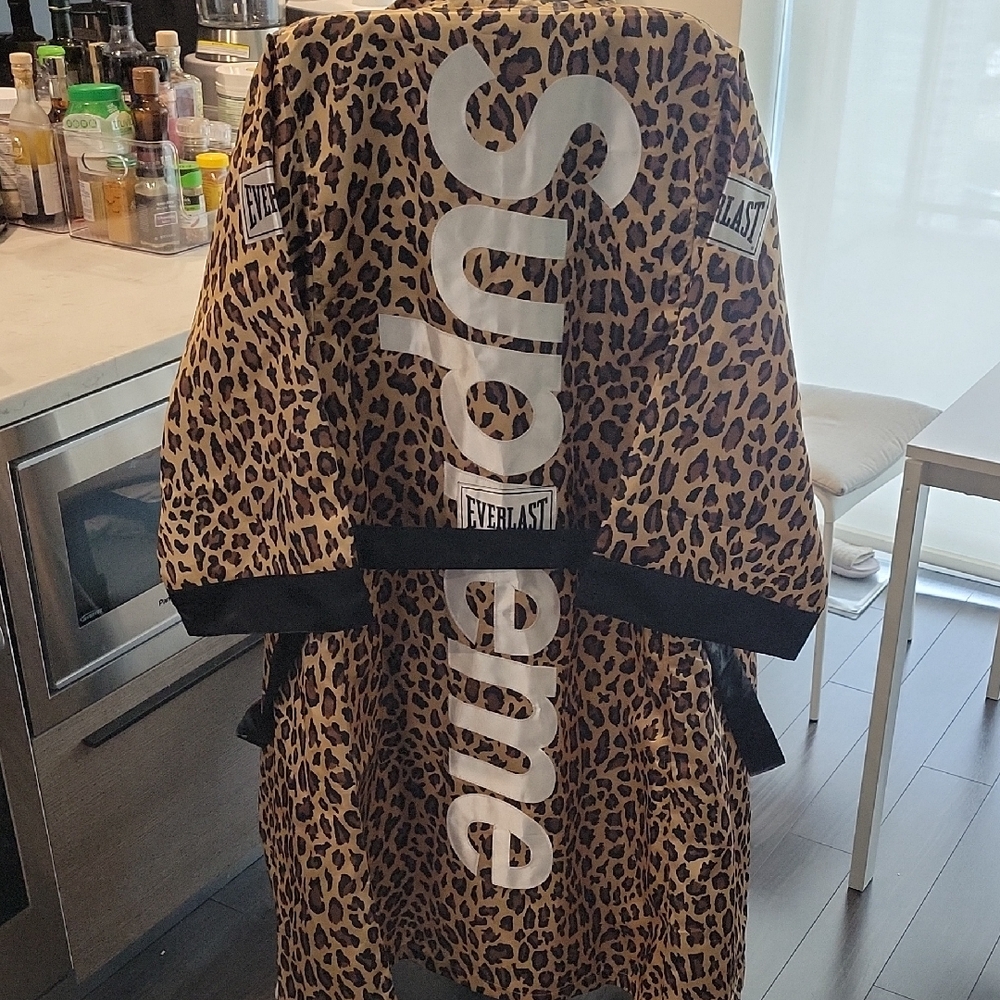 Supreme x Everlast Leopard Print Robe